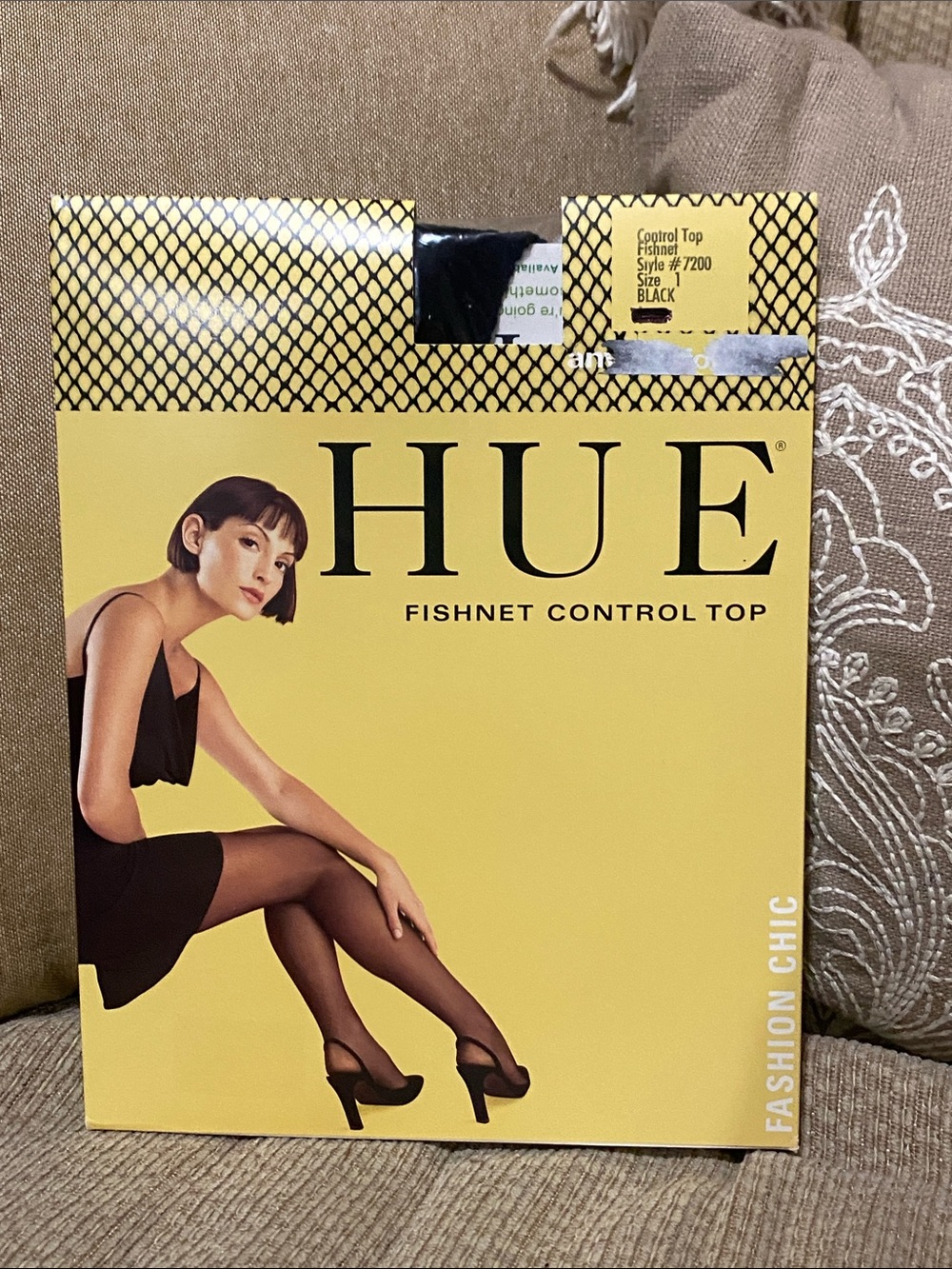 ♠️NWT HUE Black Fishnet Control Top Pantyhose - Picture 7 of 8